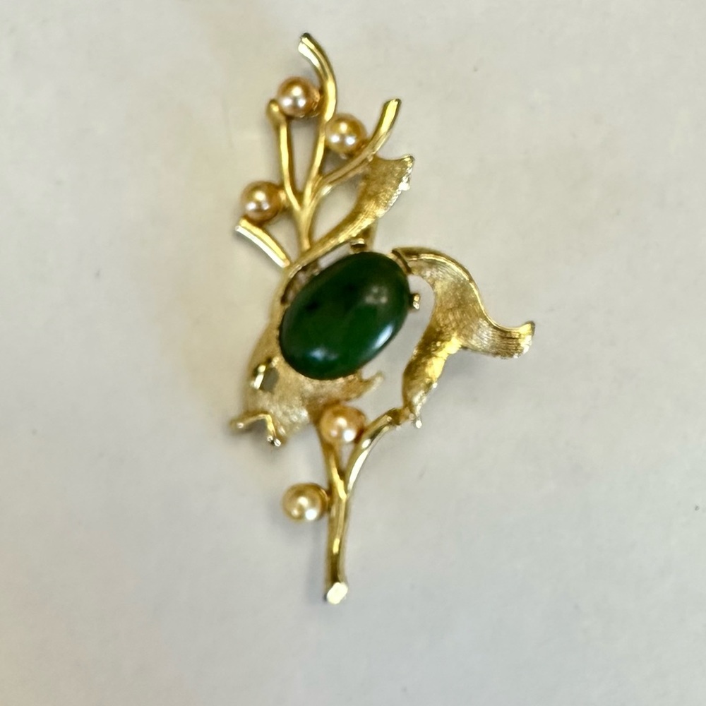 Womens vintage gold tone and green stone swimming fish brooch pin - Picture 2 of 4